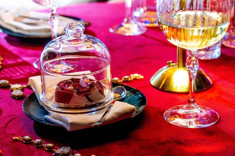 Prague: Cabaret Show at Medusa - Nightlife Prague - Food, cocktails, and the limits of the package