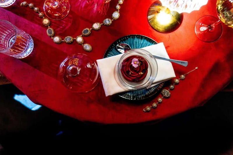 Prague: Cabaret Show at Medusa - Nightlife Prague - Who will enjoy Medusa most
