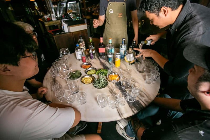 Prague: Cocktail-Making Workshop with Mixologist - A small group at Bonvivant’s CTC Bar