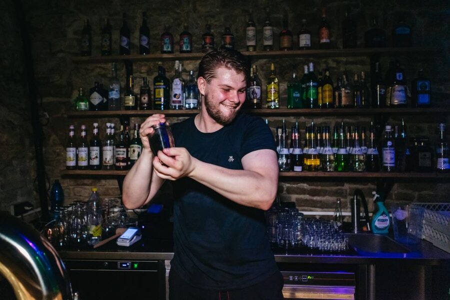 Prague: Pub Crawl with Unlimited Drinks & 5-floor Club Entry - Who gets the best value from the $40 price
