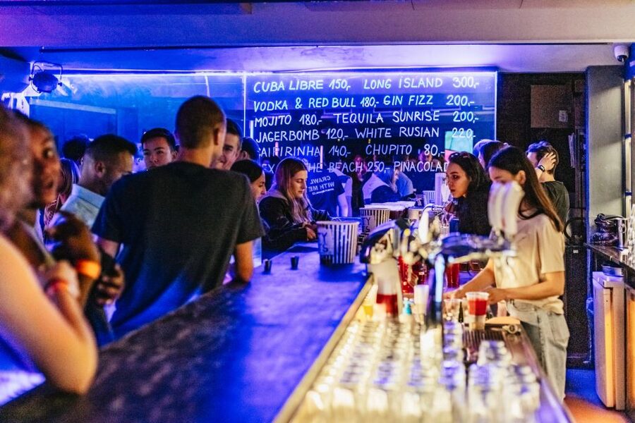 Prague: Pub Crawl with Unlimited Drinks & 5-floor Club Entry - Should you book the Prague pub crawl?