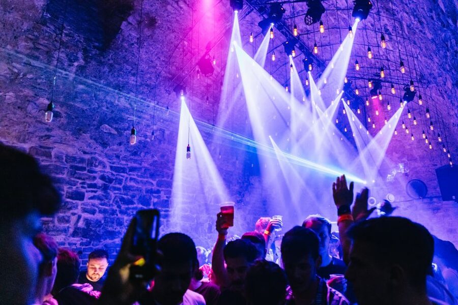 Prague: Pub Crawl with Unlimited Drinks & 5-floor Club Entry - Moving through three or four Prague bars and clubs