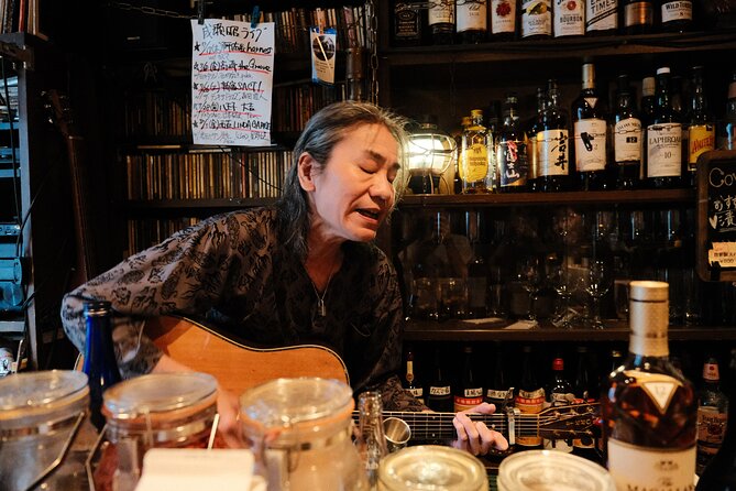 Private Bar Hopping Tour in Shinjuku Golden Gai - The second bar, with an acting connection