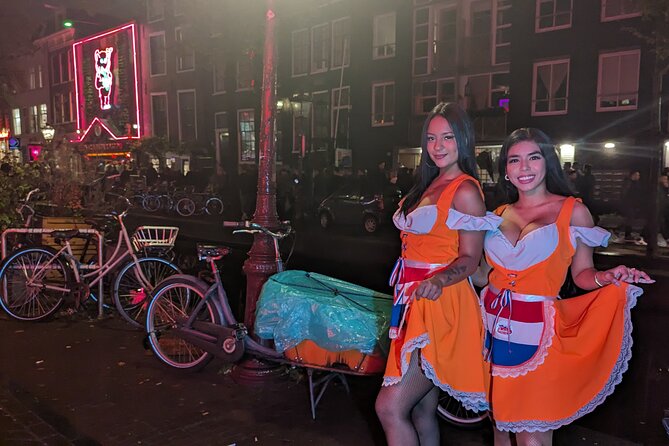 Private Hostess Bar Tour in Amsterdam Red Light District (3h) - The Oude Kerk and the older side of De Wallen