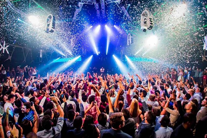Private Party Bus Up to 30 People Vegas Nightclub Tour - A private Vegas night that starts before the club