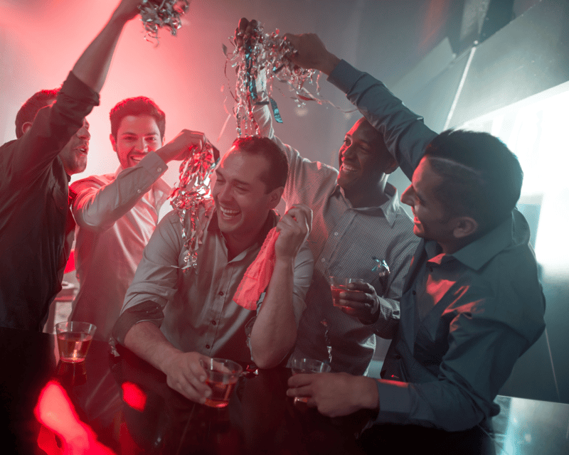Private Pub / Bar Crawl Group Size 6-20 people - Who should book this private crawl?
