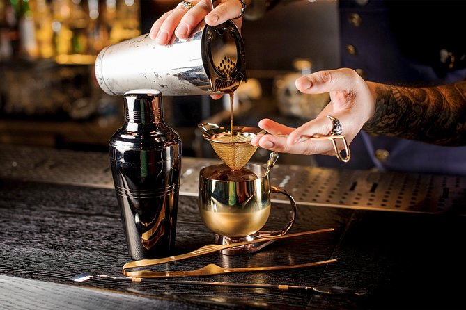 Private Speakeasy Pub Crawl in Chicago with Local Historian - Entering Chicago through its Prohibition-era doors