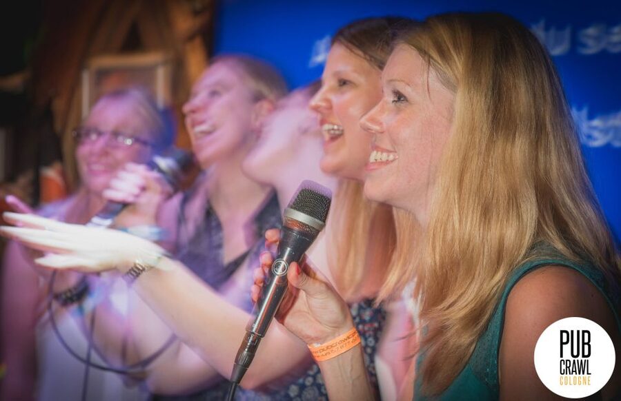 Pub Crawl Cologne Including Admission Fee for Bars and Shots - Who will enjoy this Cologne night out