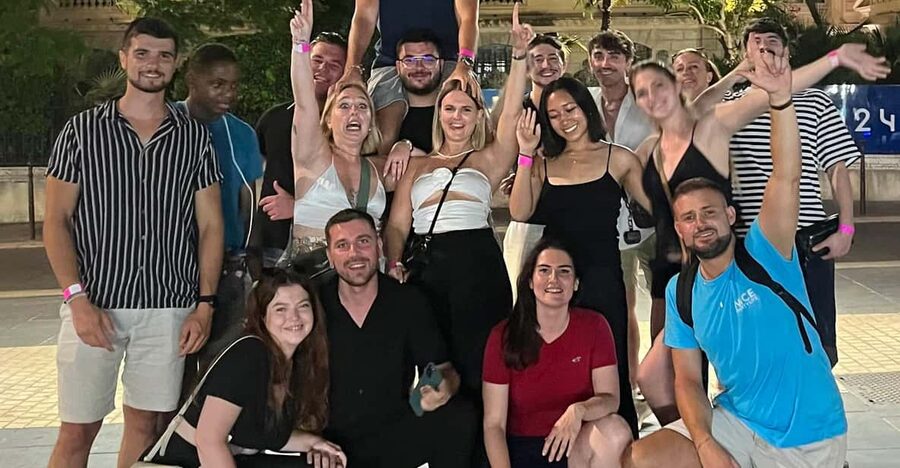 Pub Crawl Nice: Free Shots,Best Bar, Secret Surprise with us - Key points to know before you book