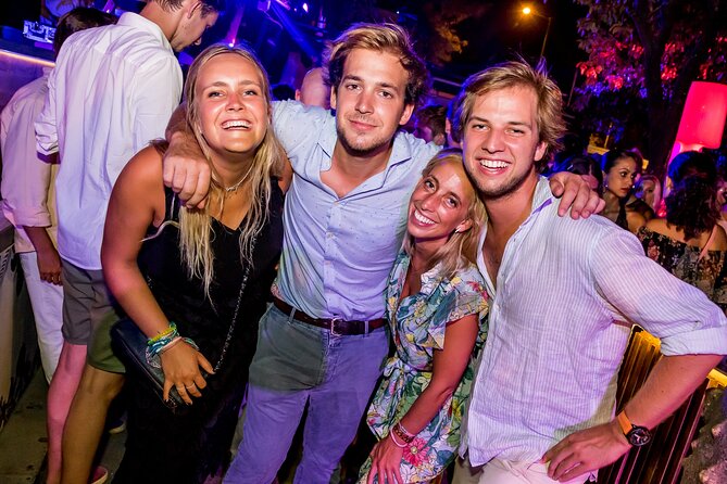 Pub Crawl + Party Night (3 Bars +VIP Entrance to a top Club ) - Moving Through Seville’s Central Bars