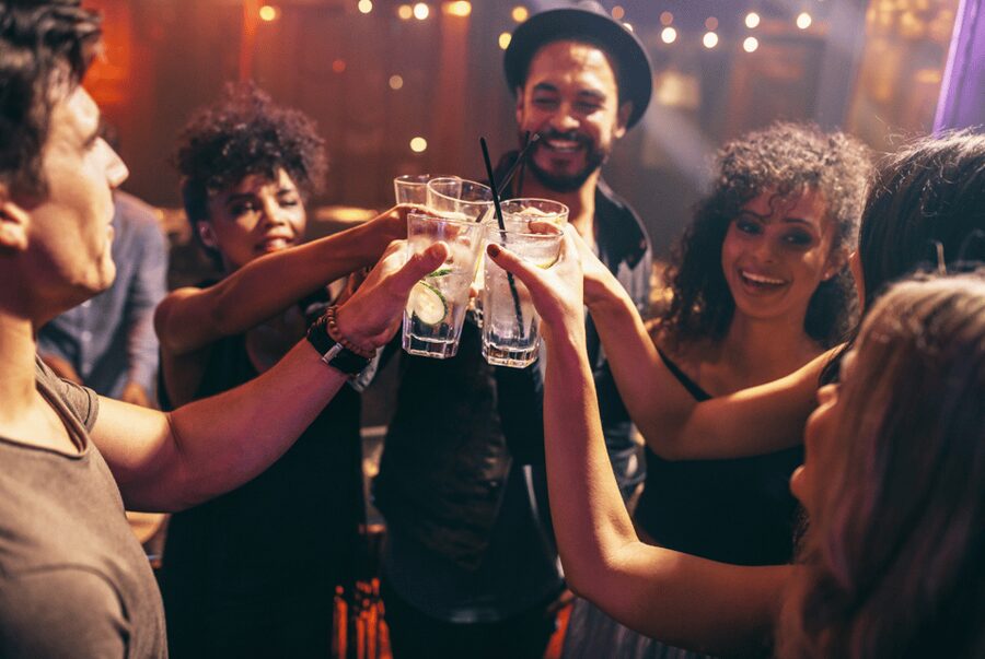 Pubcrawl Augsburg: Tour through best Bars and Clubs in Town - Starting at Susis Hexenhaus on Jakoberstraße