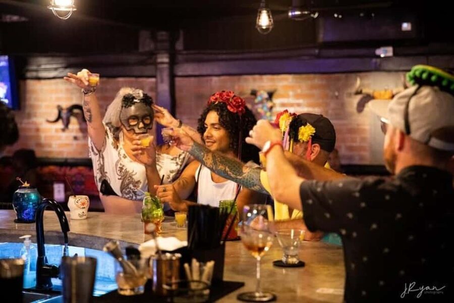 Puerto Vallarta: Cabaret Show with Cocktails & Costumes - Why the Romantic Zone location matters