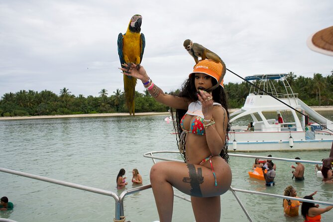 Punta Cana Booze Cruise, Snorkeling, Sand-Bar with Entertainment - What this Punta Cana boat party is really like