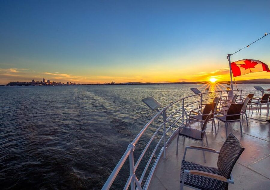 Québec City: 2-Hour Cocktail & DJ Evening Cruise - Should you book the DJ and Cocktail Cruise?