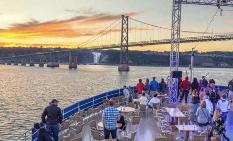 Québec City: 2-Hour Cocktail & DJ Evening Cruise - Who will enjoy this Québec City cruise