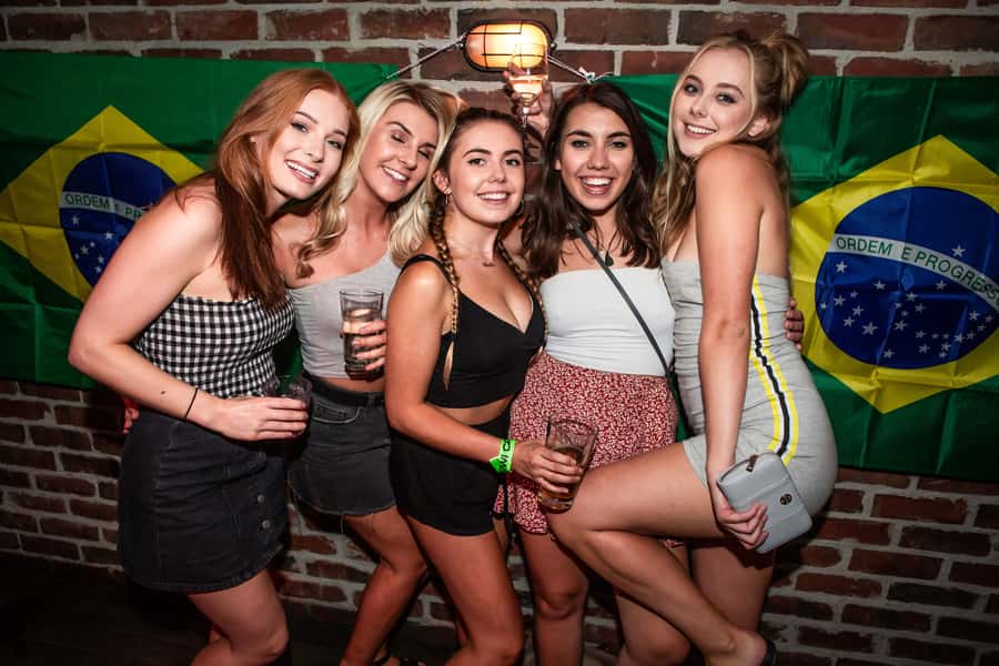 Queenstown: Bar Crawl with 5 Free Shots and Pizza - Key points to know before you go
