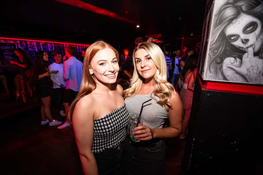Queenstown: Bar Crawl with 5 Free Shots and Pizza - Five Queenstown bars, one simple route