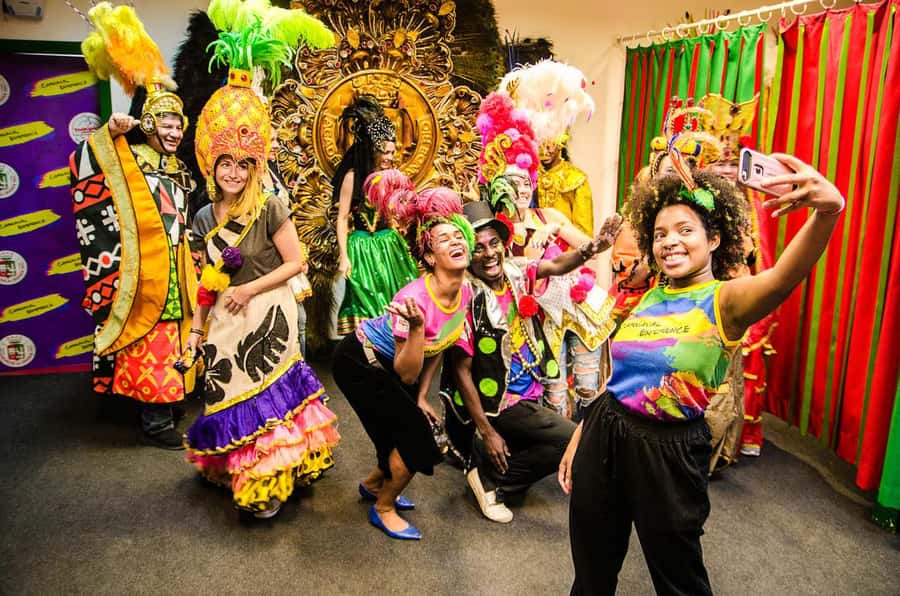 Rio: Carnival Backstage Tour at Samba City with Cocktail - Finding Samba City in Rio’s port district