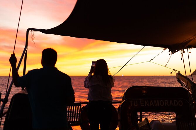 Romantic Sailboat Sunset: Live Music, Premium Bar & Dinner -Cabos - Premium drinks from an in-house mixologist