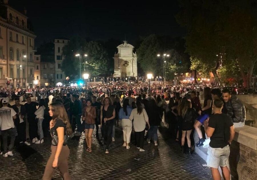 Rome: Guided Bar Crawl in Trastevere - Starting at Giordano Bruno in Campo de’ Fiori