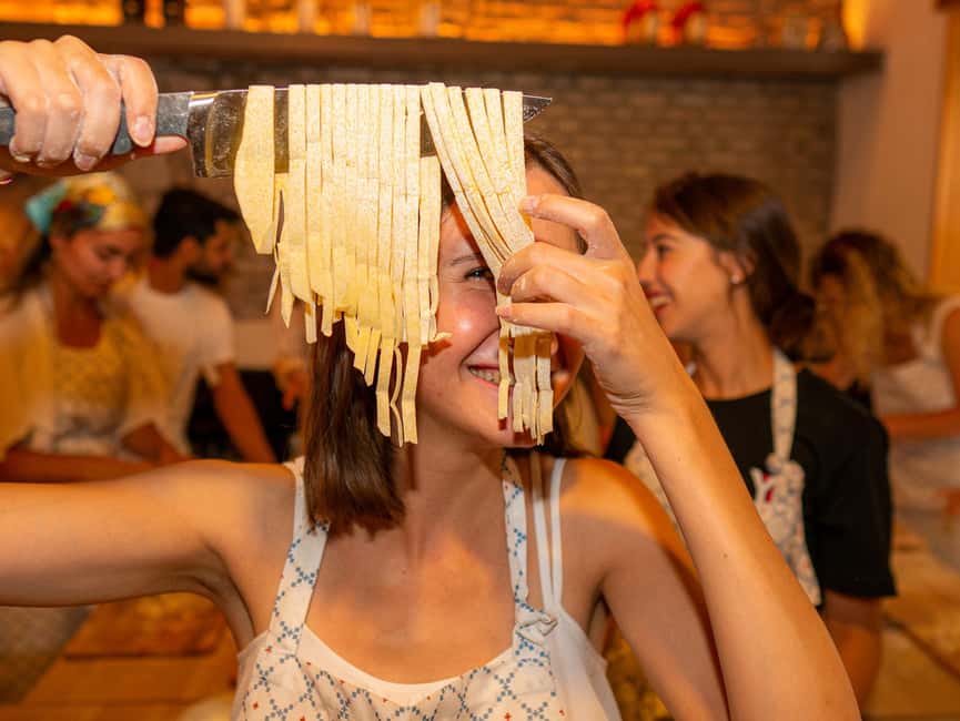 Rome: Pasta Cooking Class with Spritz Cocktails - Why the social atmosphere matters