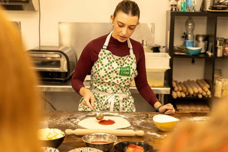 Rome: Pizza Making Cooking Class With Spritz Cocktails - Who should book this class