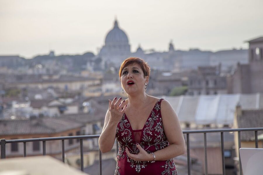 Rome: Rooftop Bar Opera Show - A rooftop opera in the heart of Rome