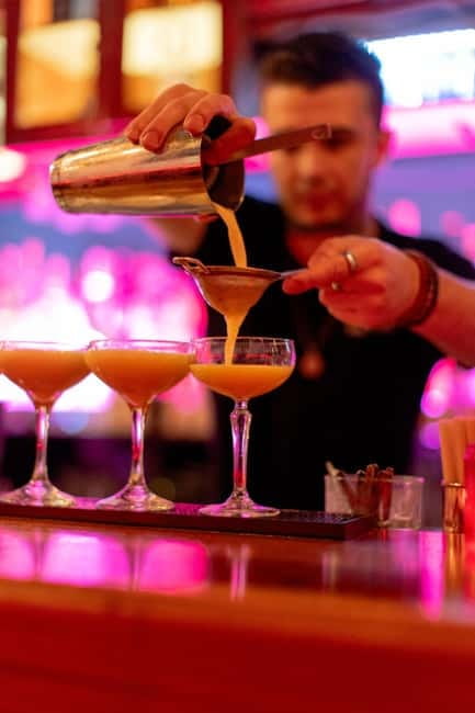 Rotterdam: Cocktail Workshop - A cocktail class beside Rotterdam Central