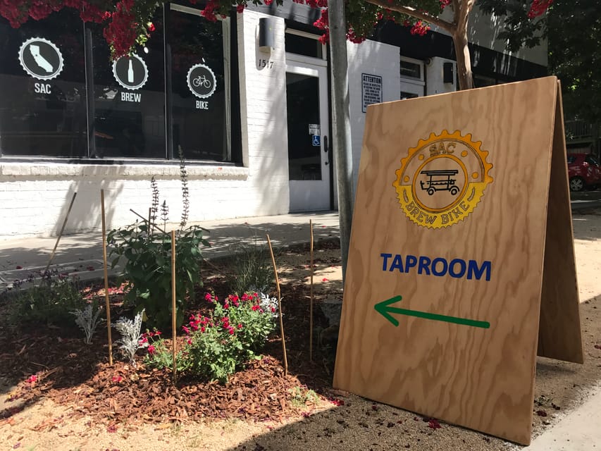Sacramento: Pedal Bar Tour with 2 Stops - Midtown streets between the two stops