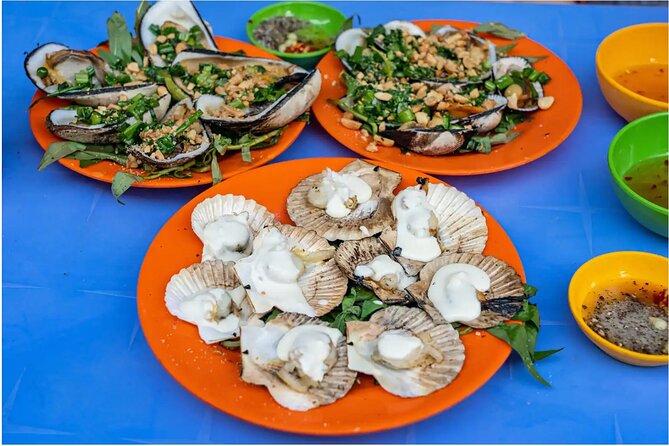 Saigon After Dark With Seafood, Beer & Live Music Bar - Bún Bò Xưa Starts the Dinner