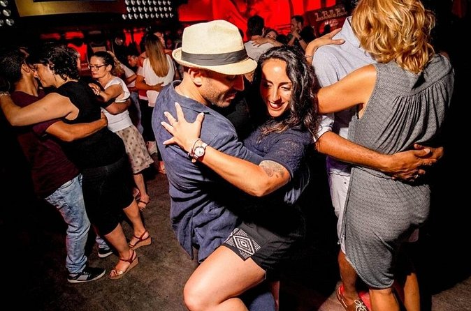 Salsa Dance Class and Nightlife Tour in San Juan - Rain, heat, and the practical details