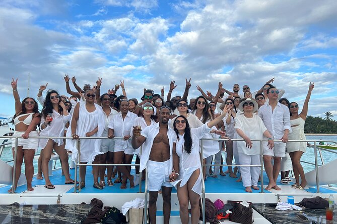 Sand-Bar Punta Cana Party Boat unlimited drinks, snorkeling Vibes - Cruising from Bávaro Beach to the natural pool