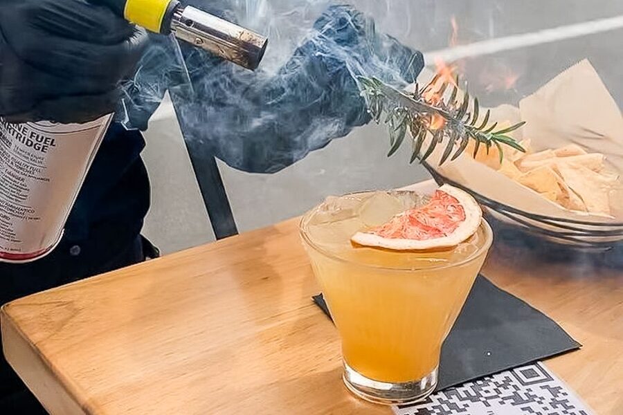 Santa Barbara: 3-Hour Cocktail and History Walking Tour - El Paseo and the Presidio District