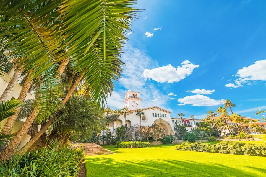 Santa Barbara: 3-Hour Cocktail and History Walking Tour - State Street and the downtown setting