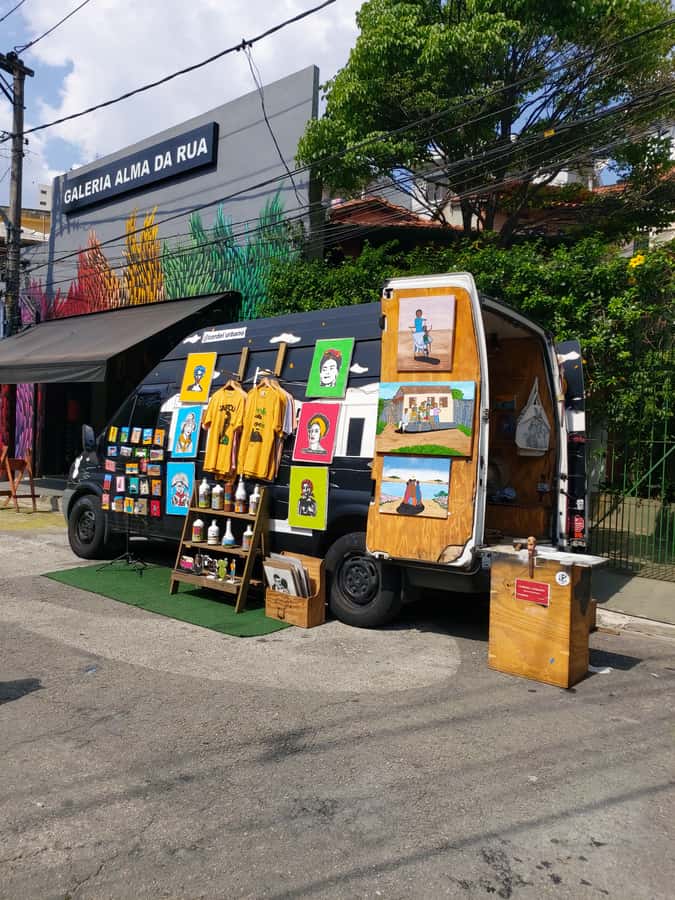 São Paulo: Bar and Street Art Crawl with Local Guide - Walking distance, comfort, and safety considerations
