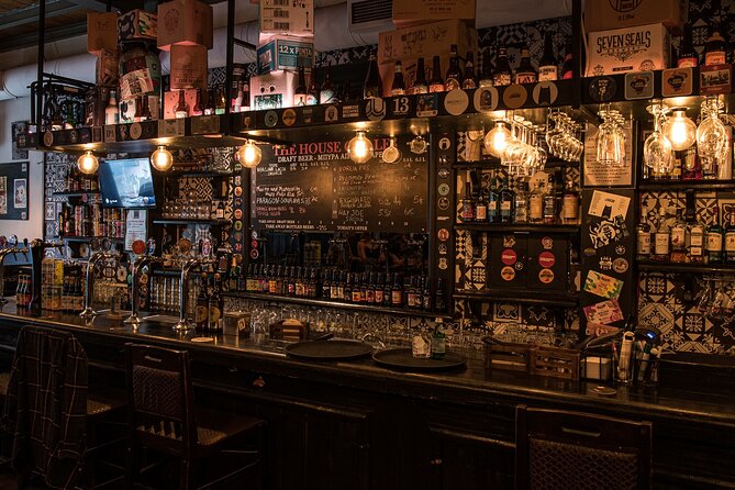Saturday Night Pub Crawl in Thessaloniki, Greece - WonderWall is the final bar before the club