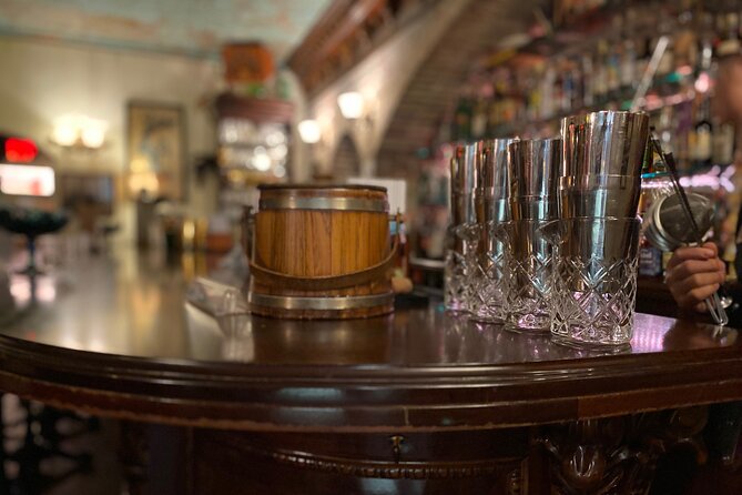 Savannah Walktails & Bar Bites Guided Happy Hour Tour - New Realm and Zunzibar