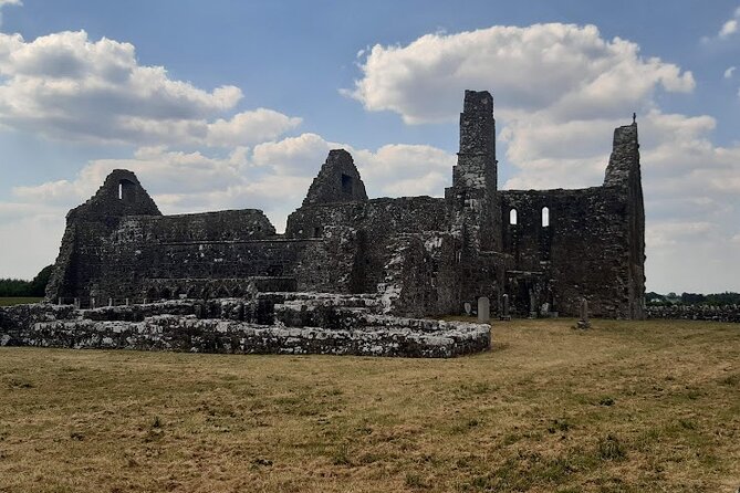 Sean's Bar, Athlone Castle and Clonmacnoise Monastery - Clontuskert Abbey and a quiet start