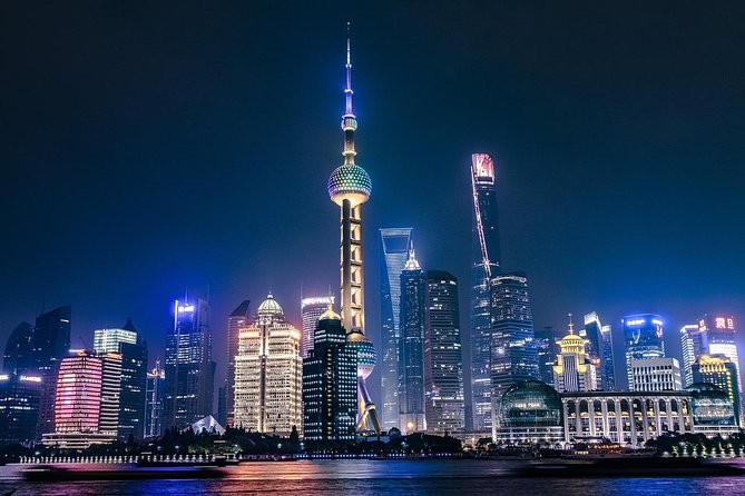 Shanghai Authentic Dinner and Night River Cruise with Rooftop Bar Hopping Option - Why this evening works so well in Shanghai