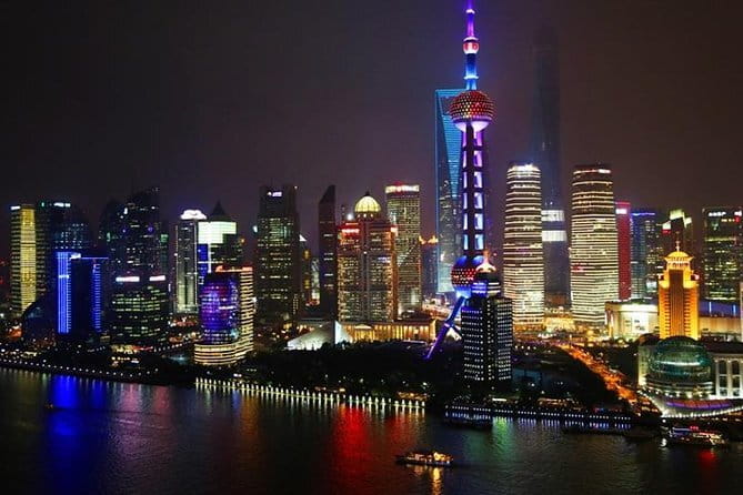 Shanghai bar hopping tour in the former french concession - Stop one: from aperitif to local beer