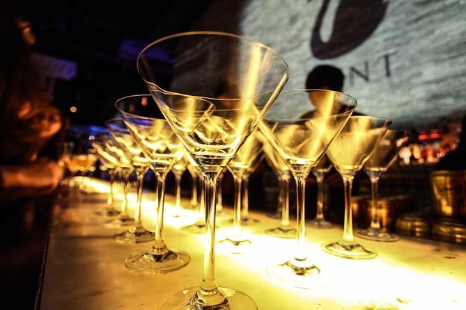 Shanghai Nightlife: Bars in The Bund and Old French Concession - Moving from local bars to Bund glamour