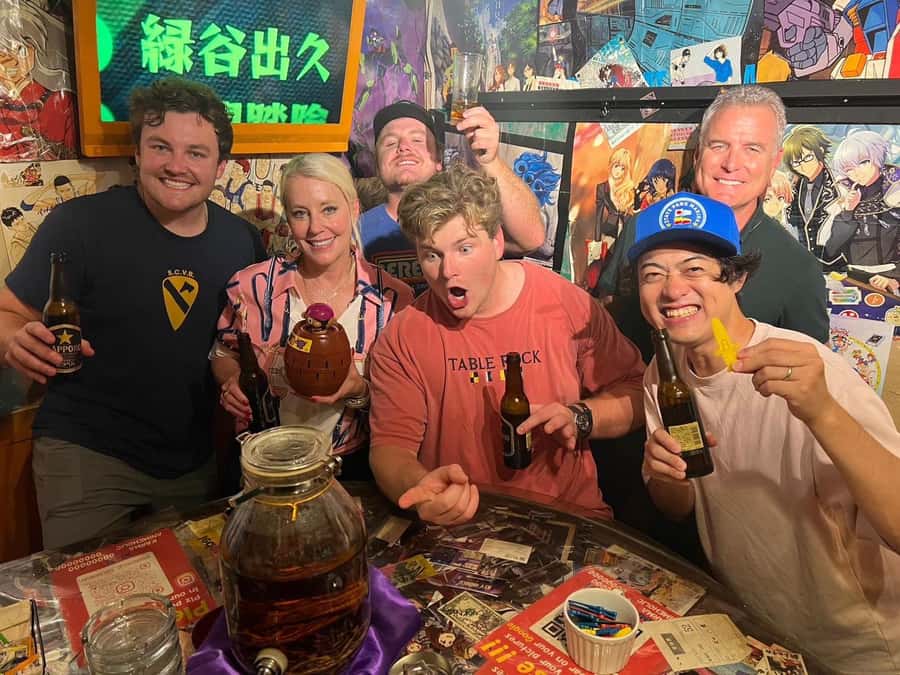 Shinjuku: bar hopping night tour at Japanese Izakaya - Reading Kabukicho beyond the neon