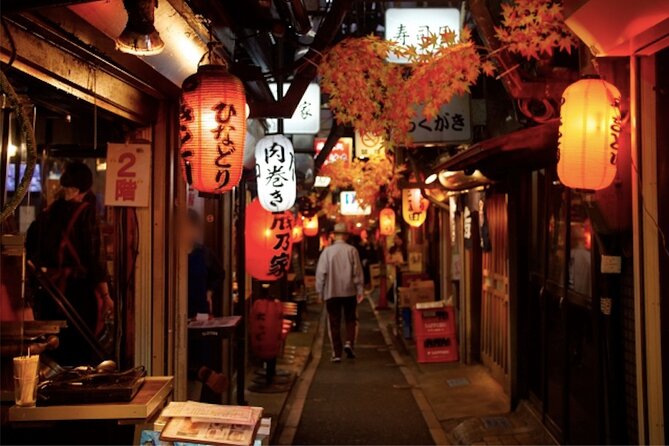Shinjuku Golden-gai and Kabuki-cho Bar Hopping with Master Guide - Food, drinks, and dietary planning