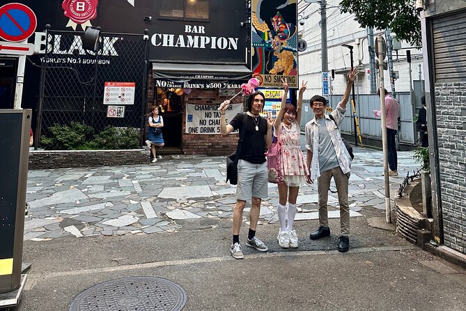 Shinjuku Nightlife Tour - Golden Gai means very small rooms and a close-up night out