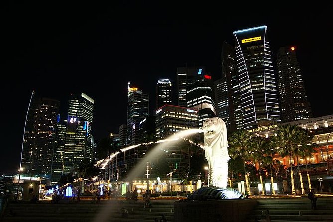 Singapore Nightlife: Street Food, Night Views and Drinks - A Raffles Place speakeasy