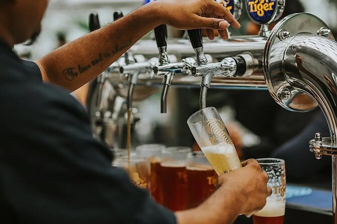 Singapore Nightlife: Street Food, Night Views and Drinks - Timing, walking, and getting around