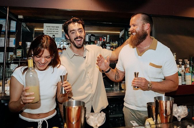 Sip History in the Crescent City Cocktail Making Class - Demonstrations that turn into practical skills