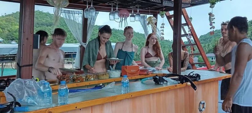Snorkeling Tour with meals and BBQs - Cocktail - Sunset⭐⭐⭐⭐⭐ - Pickup from your accommodation and a gentle start