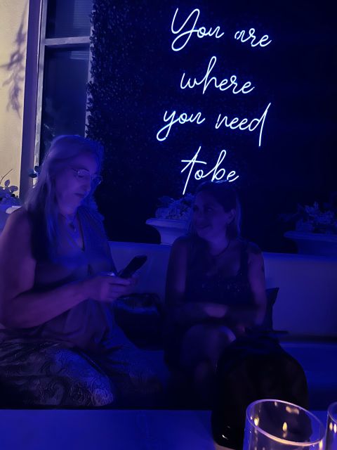 South Bombay Bar Live Tour 2 hours - What the guide adds to the night