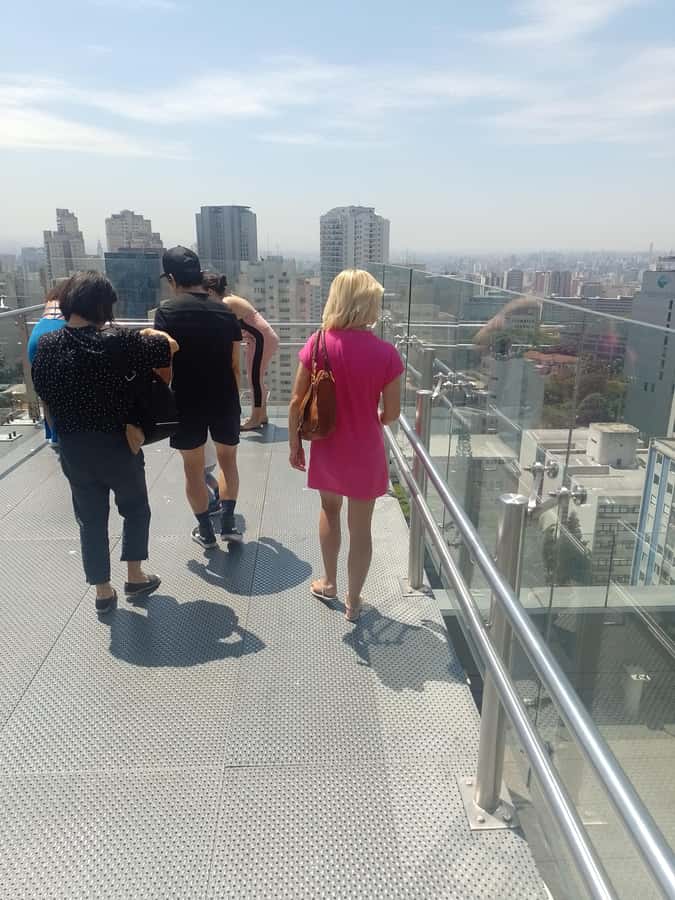 Special tour 8 hour (walking tour + nightlife ) - Who should book this experience?